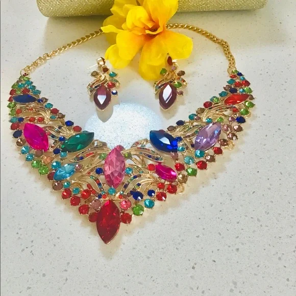 Gemstones Just Gorgeous That’s The Word for This Beautiful Necklace - Picture 1 of 5